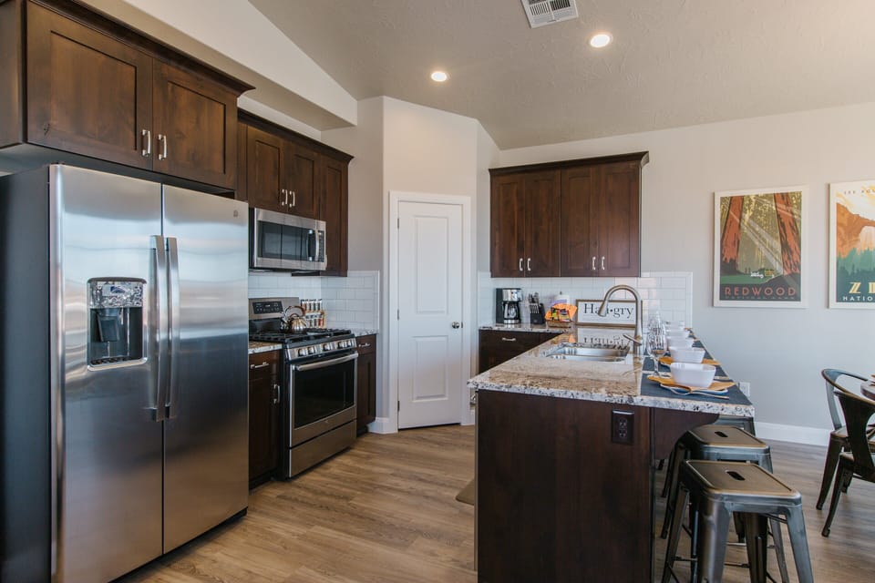Escondido 1107 Southern Utah Vacation Rental- Family Kitchen