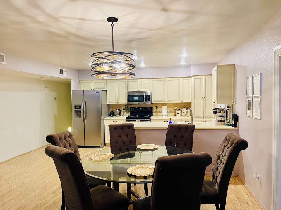 Dining table 6 chairs 