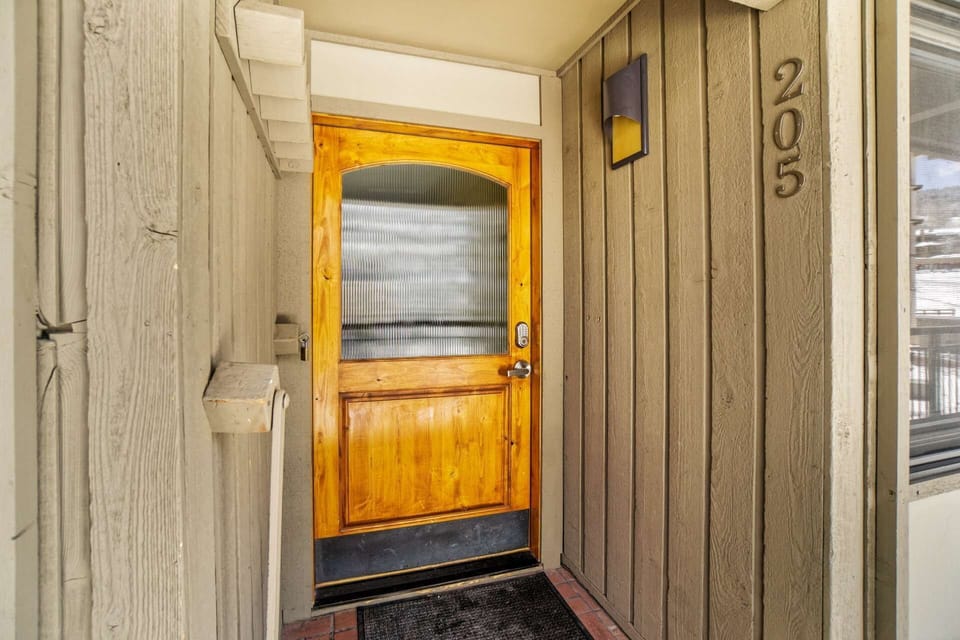 All units at Shadowbrook have private entrances with keyless entry for your convenience and privacy.