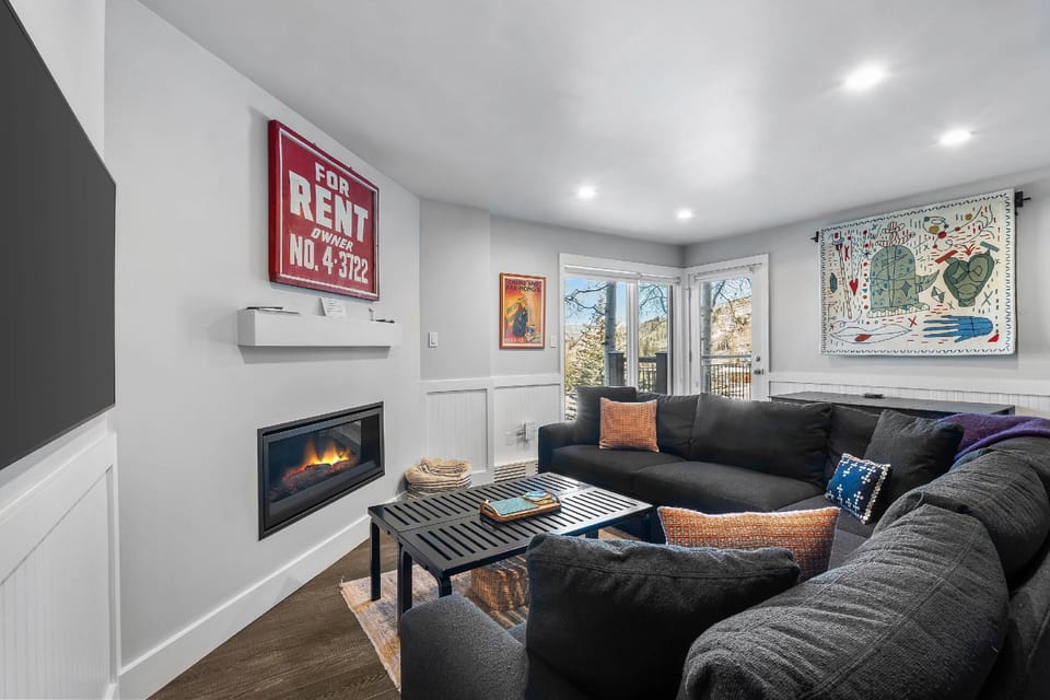 You will love the cozy fireplace, new sectional and views of Snowmass after skiing or hiking