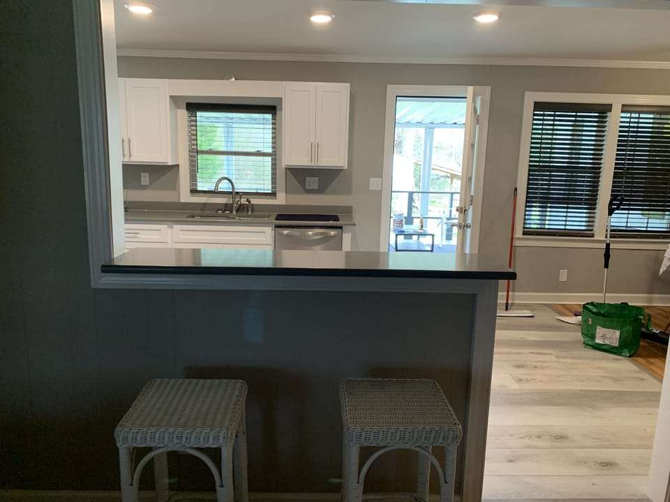 Bar to kitchen 