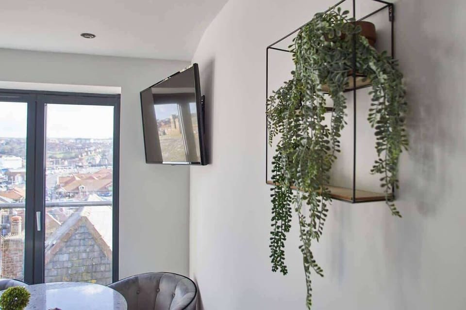 The View, Hudsons Yard House - Whitby, Host & Stay