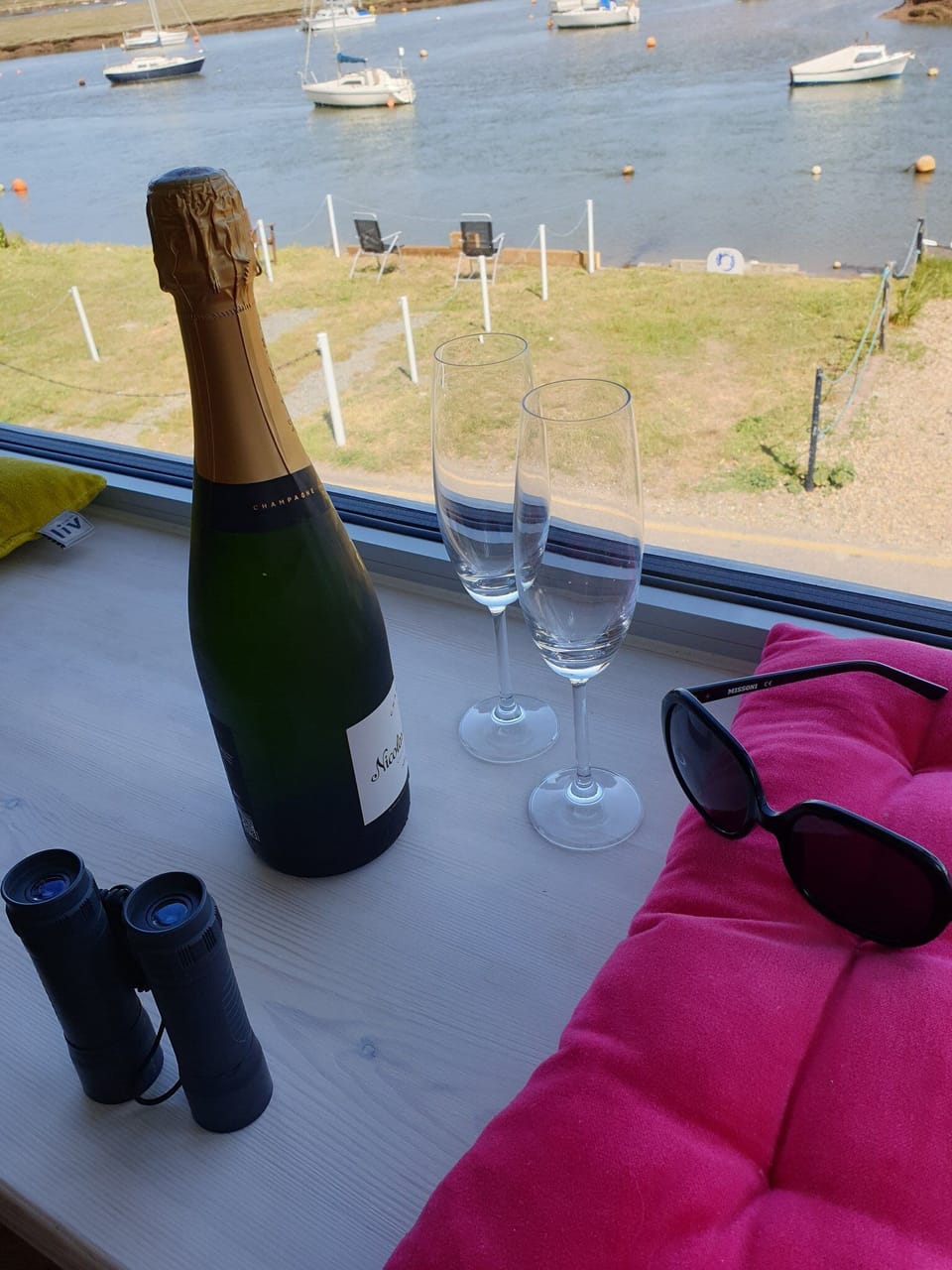 Binoculars and bubbly!