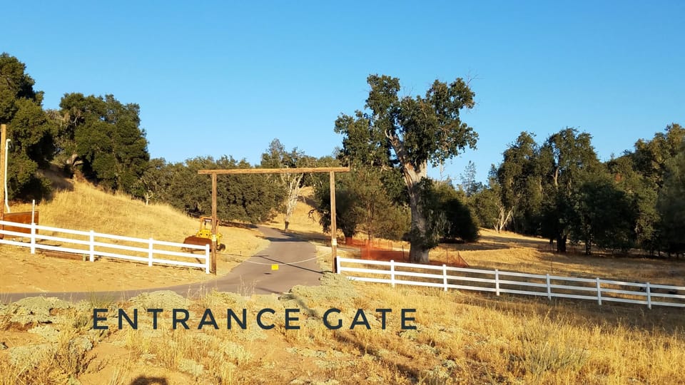 Entrance gate