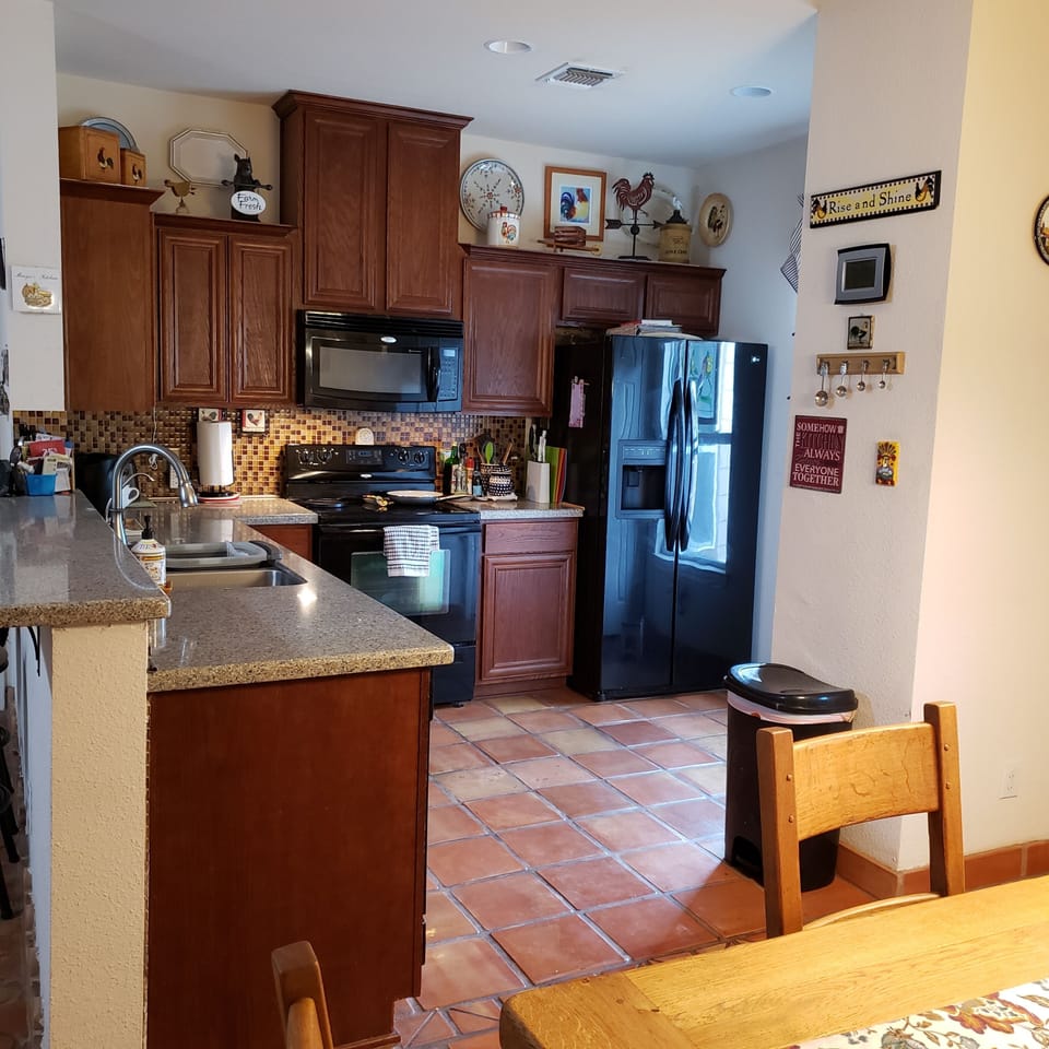 Full Kitchen w Pots, Pans, utensils, flatware, keurig coffee maker coffee avail 