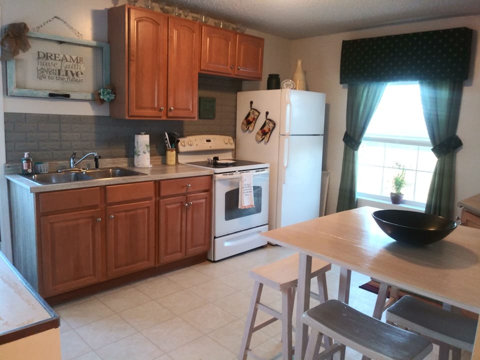 Fully equipped kitchen.