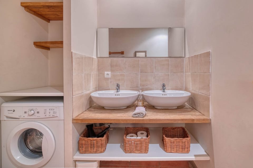 Chateau La Villatade Vignes-Grande Salle de bain