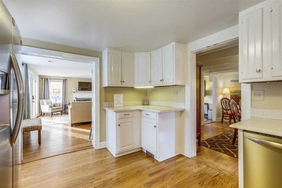 Main Level Kitchen.1