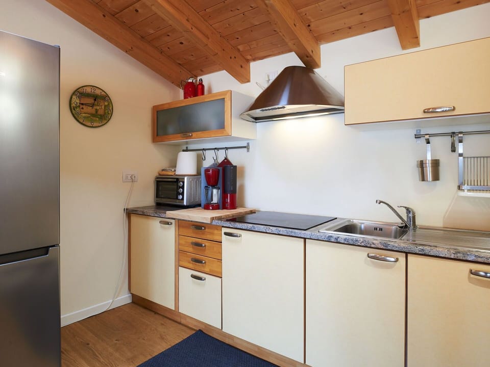 Cabinetry, Countertop, Property, Kitchen Appliance, Kitchen Sink, Sink, Wood, Home Appliance, Kitchen, Kitchen Stove