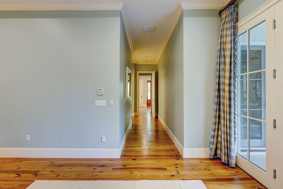 7 Painted Bunting - King (1st Floor, Primary)