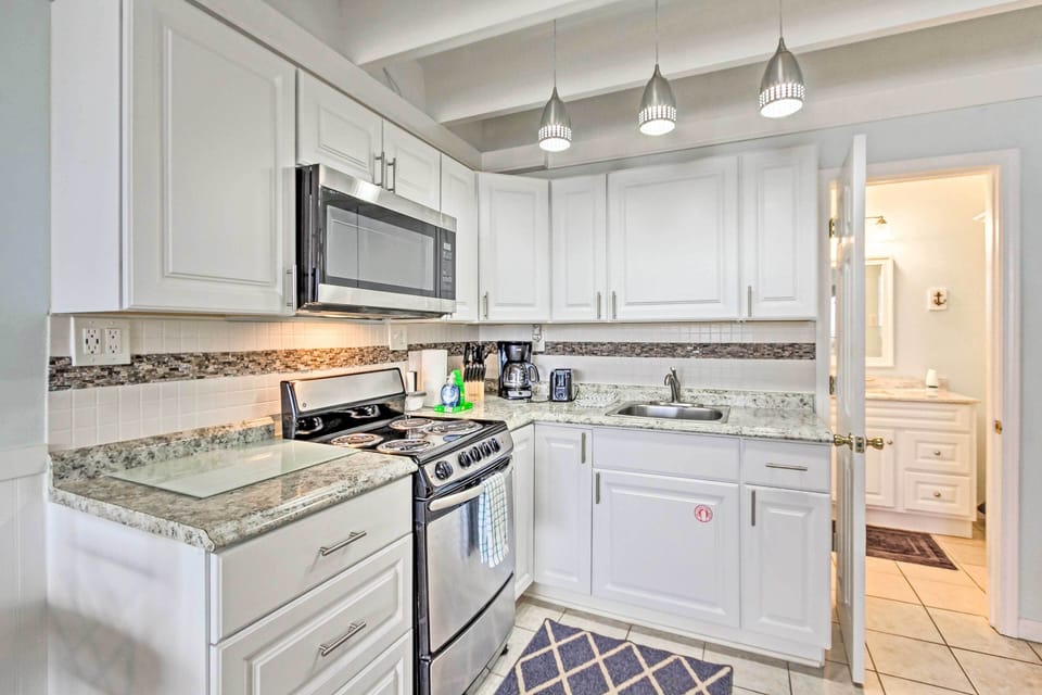 Kitchen | Cooking Basics | Drip Coffee Maker | Knife Set | Toaster