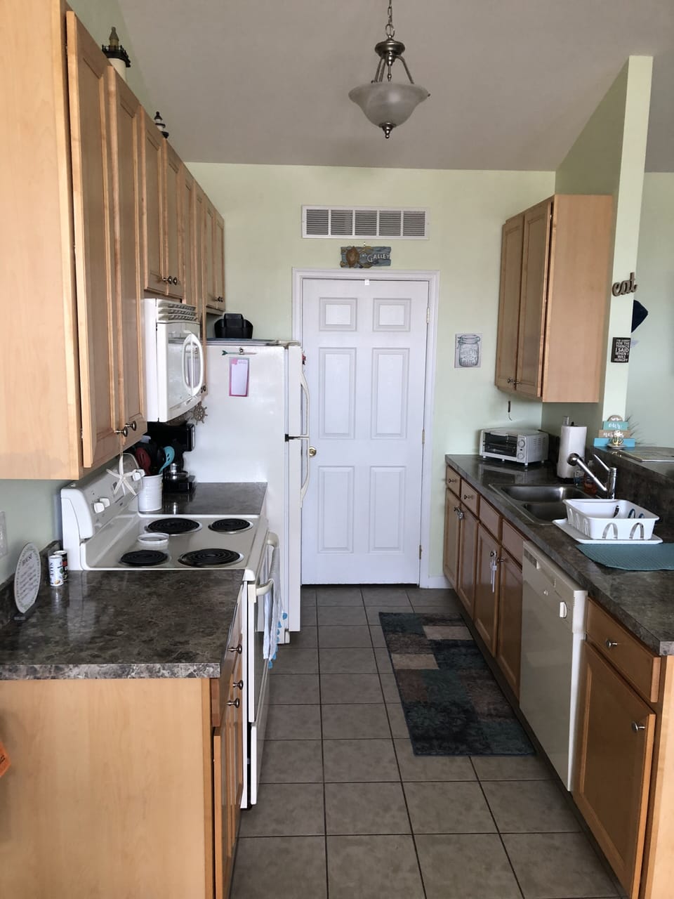 Fully equipped kitchen