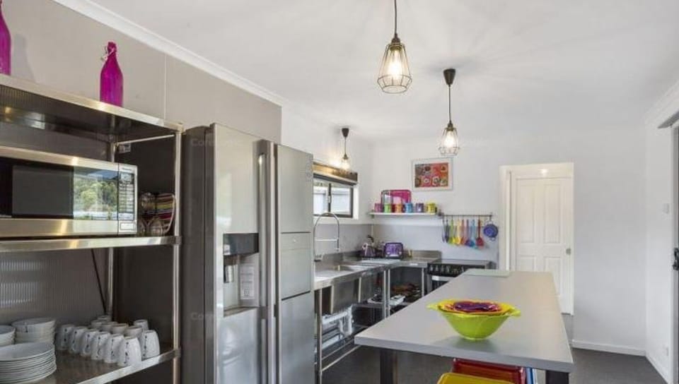 OPEN PLAN KITCHEN, RECOMMENDED TO KEEP AN EYE ON CHILDRED - SAFETY FIRST 