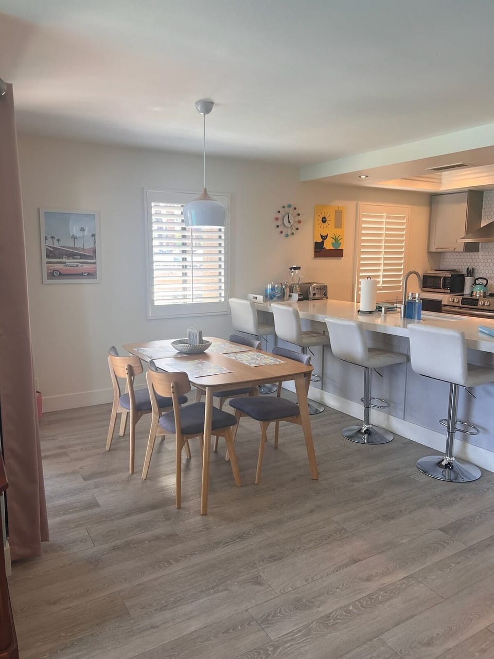 Dining Area/ Kitchen Counter with 4 Stools