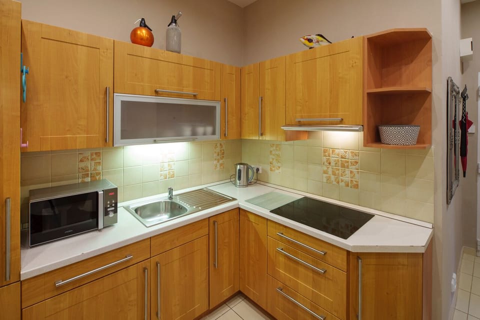 Kitchen with dining table