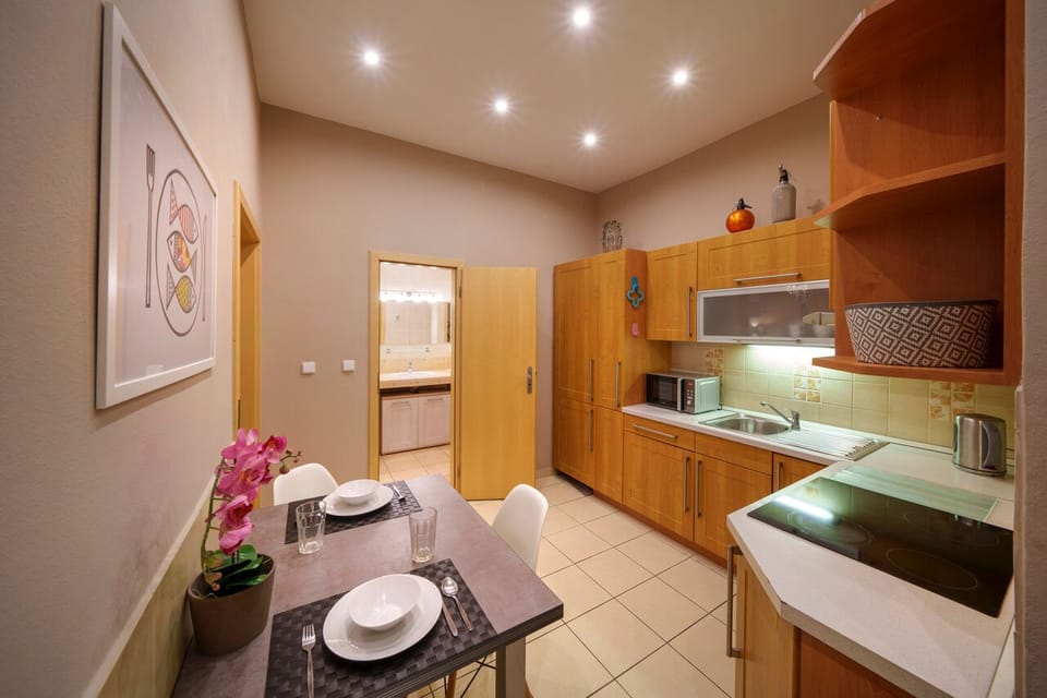 Kitchen with dining table