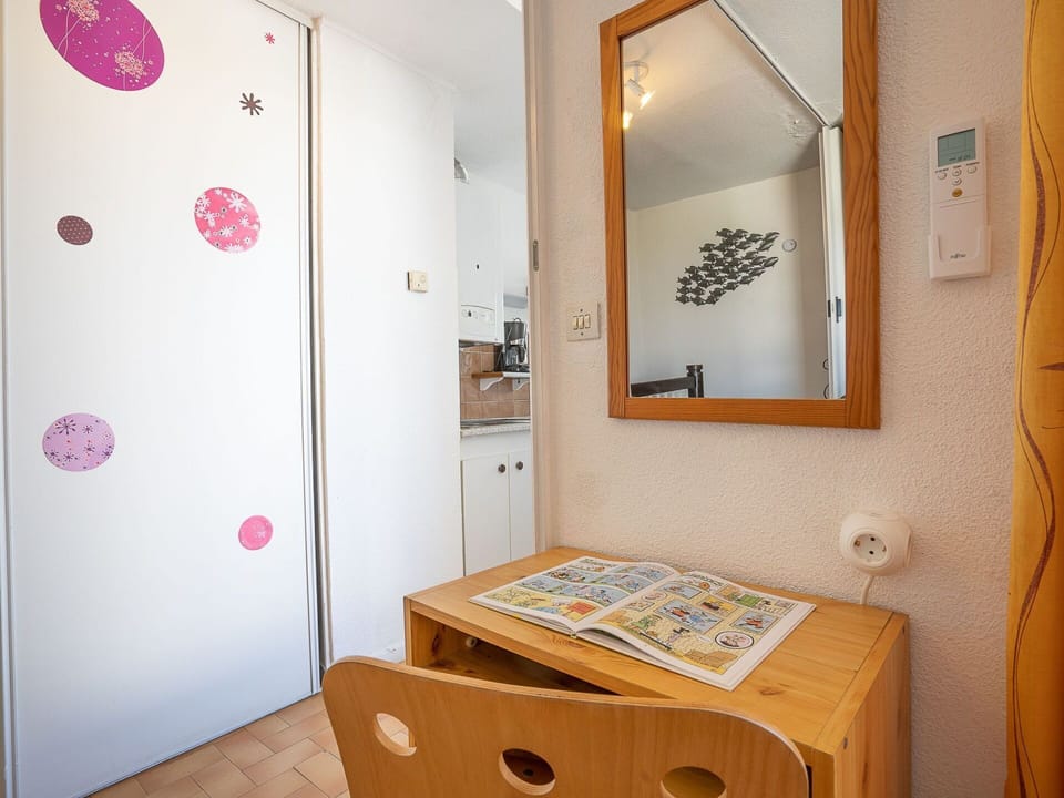 Water, Plant, Building, Daytime, Property, Sky, Swimming Pool, Azure, Tree, Body Of Water