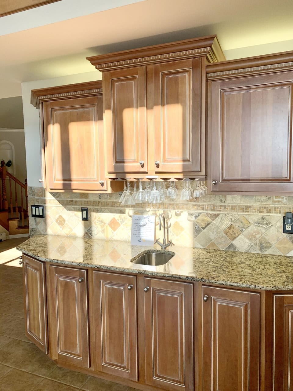 Wet bar/ serving area 