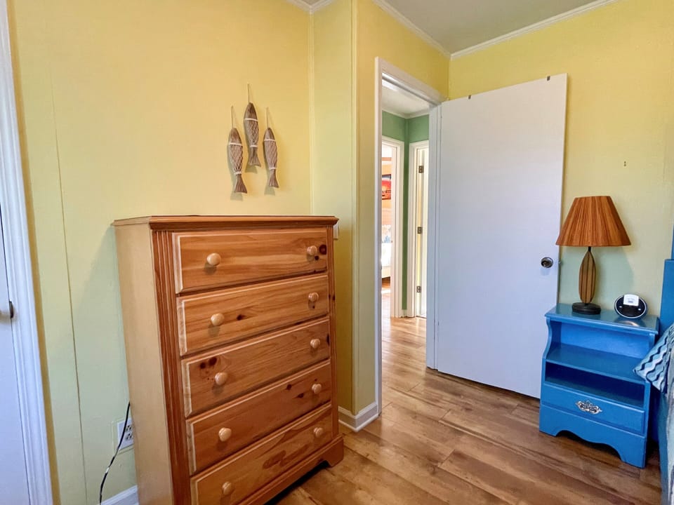 Bunk (alternate view)