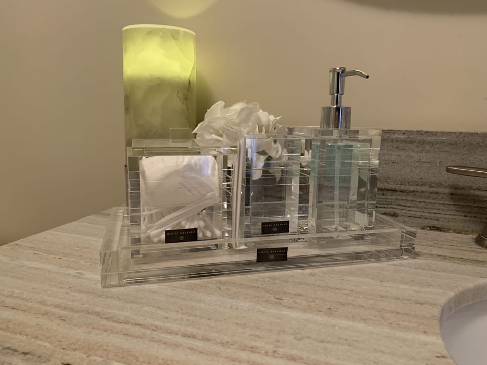 Bathroom amenities
