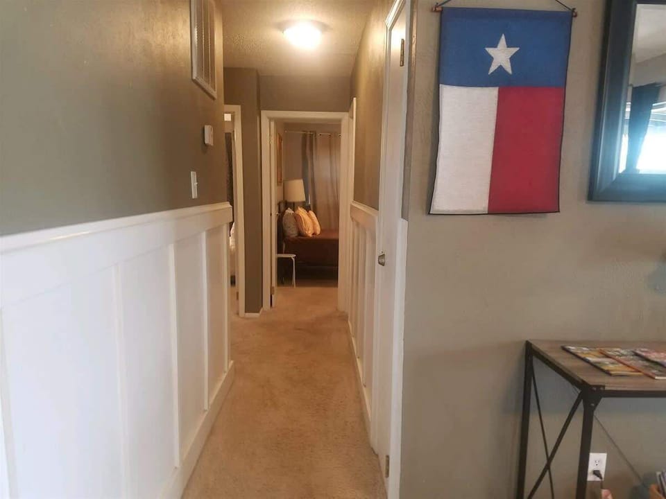 Hall to bedrooms