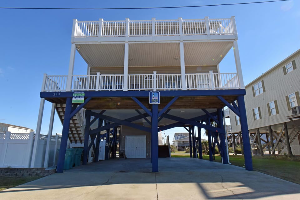 Welcome to Lefty's LegaSea Marsh