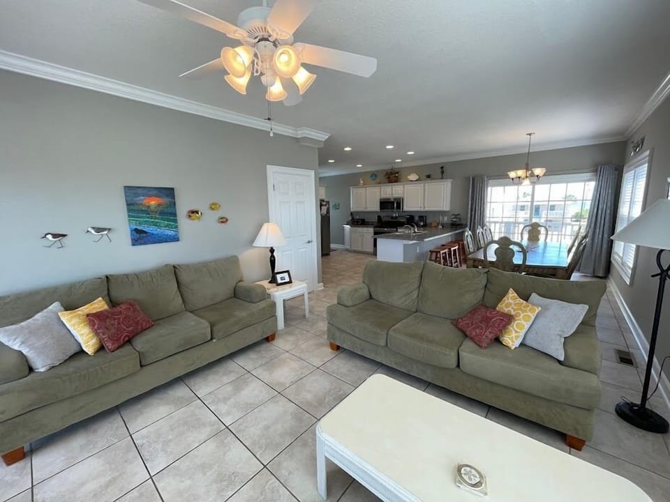 Down living/dining/kitchen area