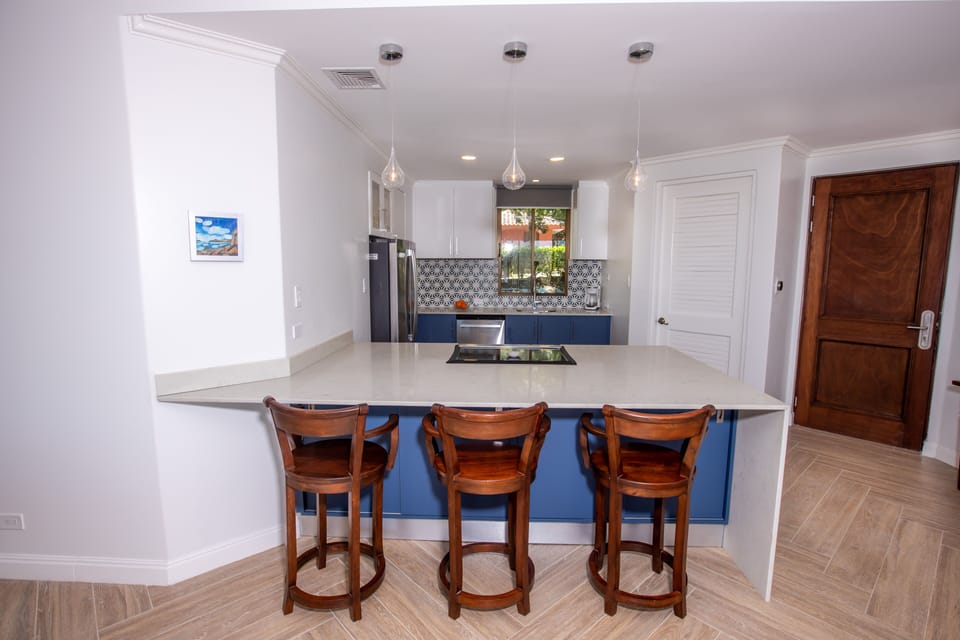 Clean, modern, and well-appointed kitchen.  New appliances.  Remodeled 2020.