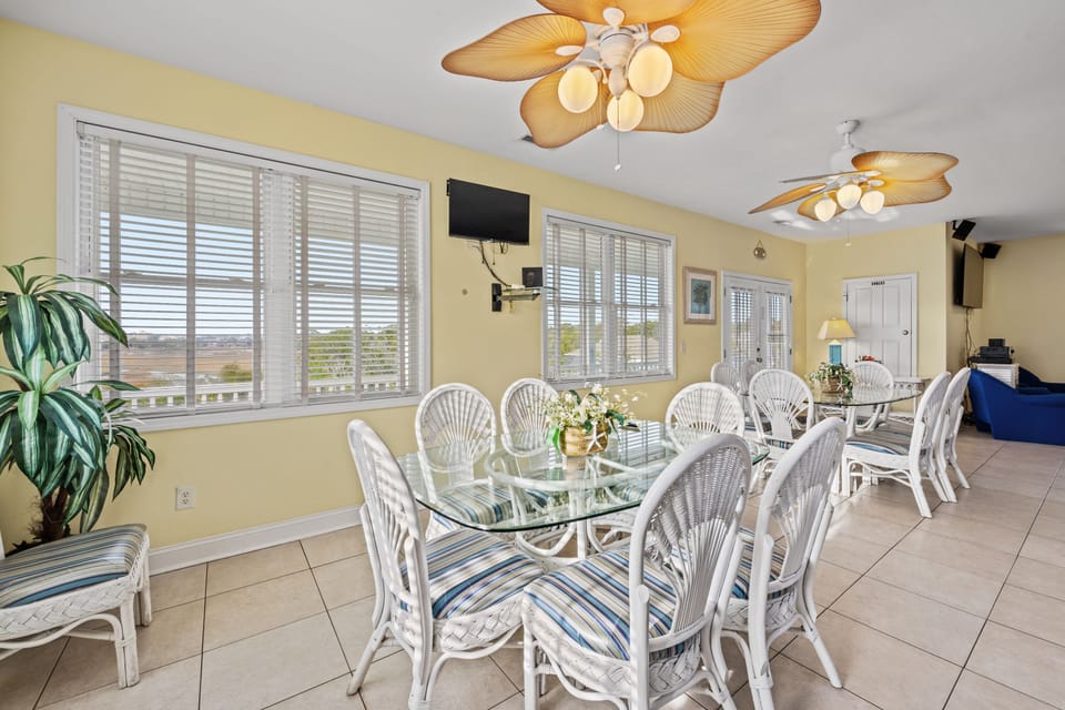This spacious dining area allows family and friends to enjoy a meal together!