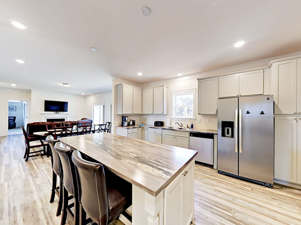 Gourmet kitchen