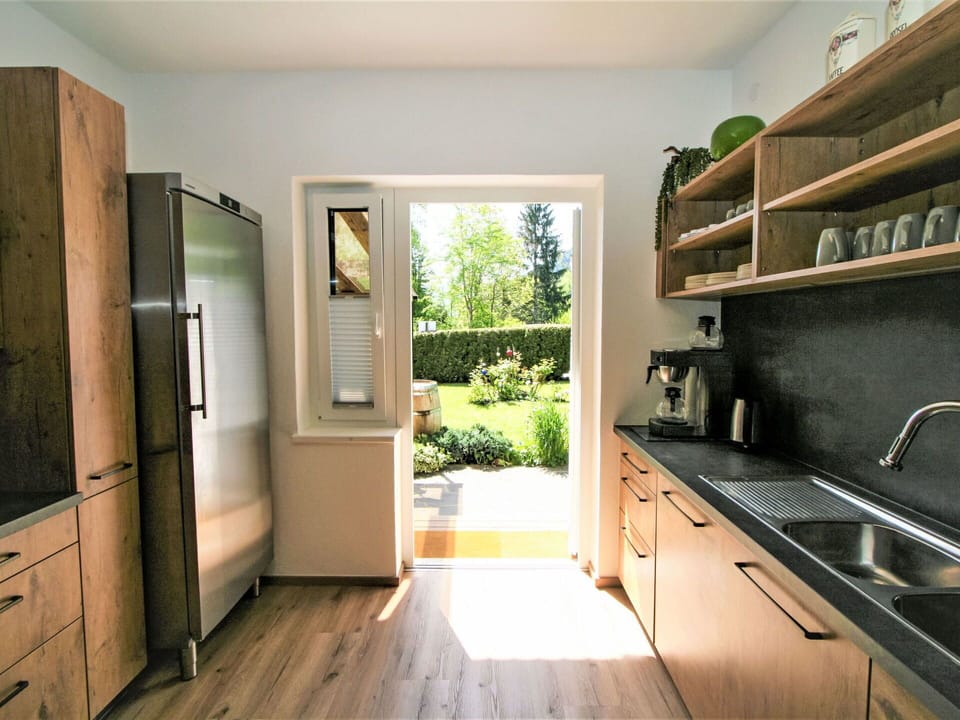 Property, Countertop, Building, Plant, Cabinetry, Interior Design, Sink, Kitchen Sink, Wood, Home Appliance