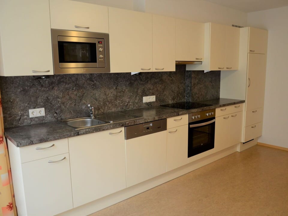 Countertop, Cabinetry, Tap, Kitchen Sink, Sink, Property, Plumbing Fixture, Building, Kitchen Stove, Kitchen