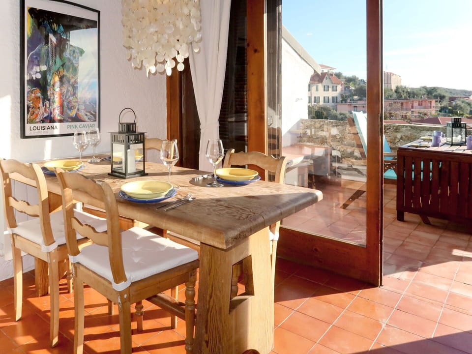 Furniture, Room, Property, Table, Dining Room, Kitchen & Dining Room Table, Interior Design, Building, House, Real Estate