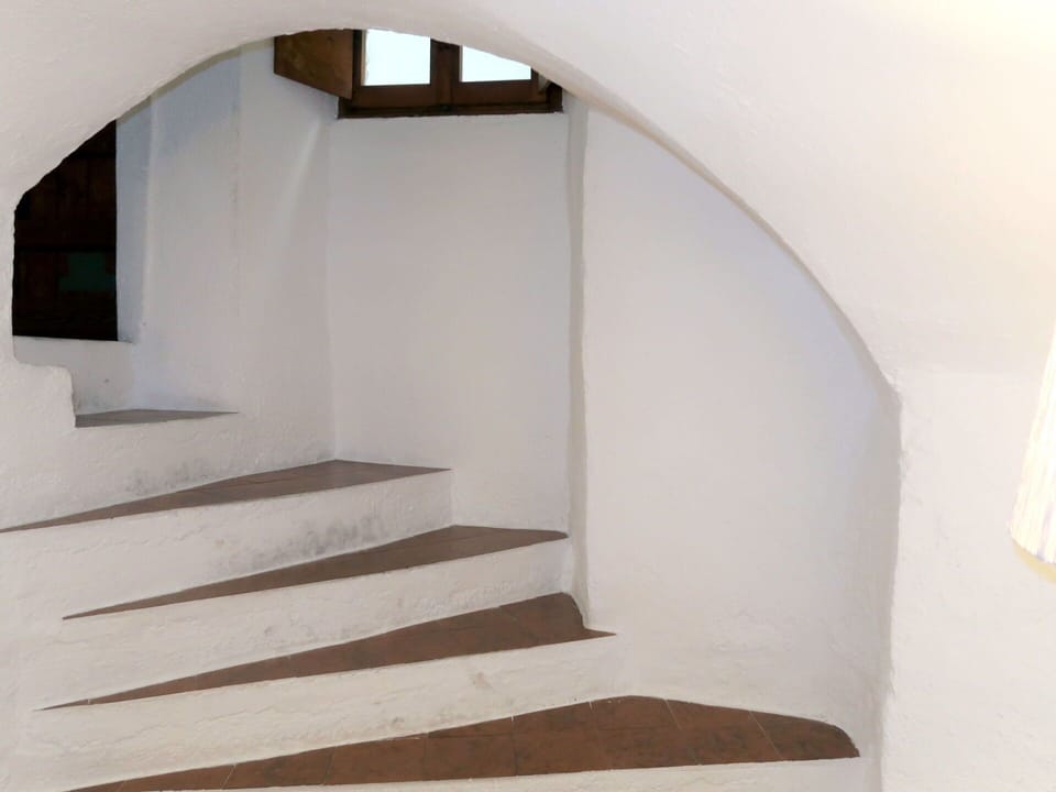 Stairs, Building, Wood, Paint, Composite Material, Flooring, Hardwood, Handrail, Wood Stain