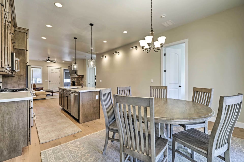 Dining Space | Dishware/Flatware