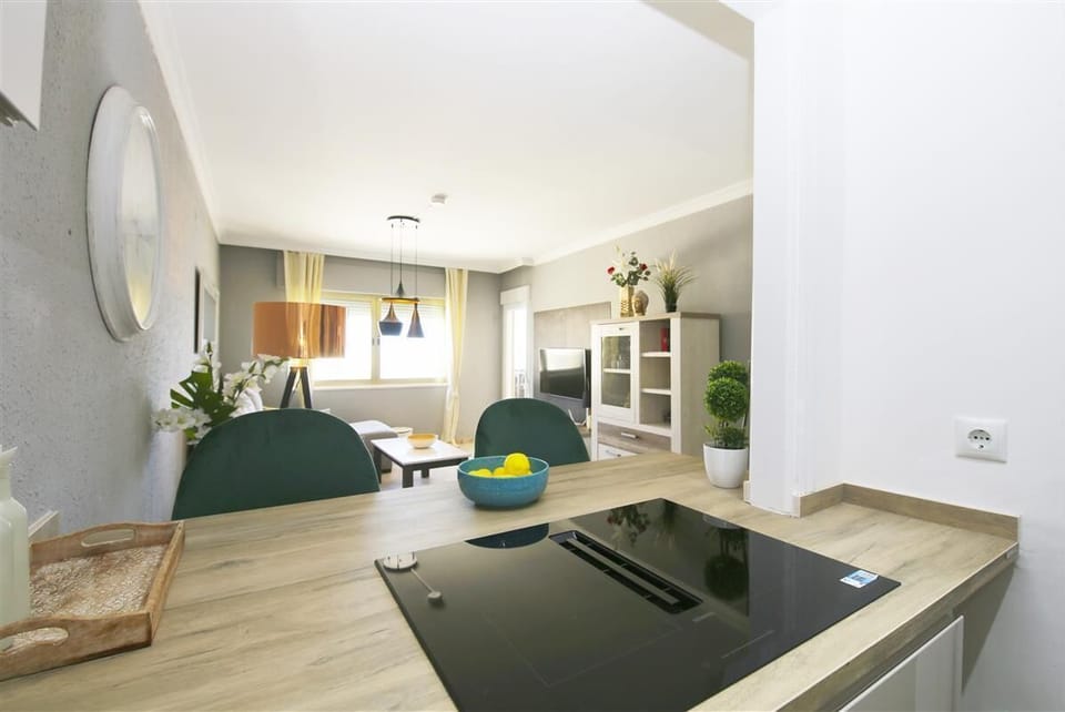 More pictures from the modern kitchen onto the lounge