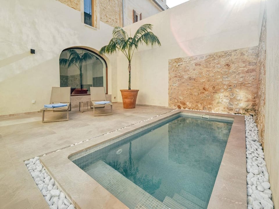 Holiday Home Swimming Pool