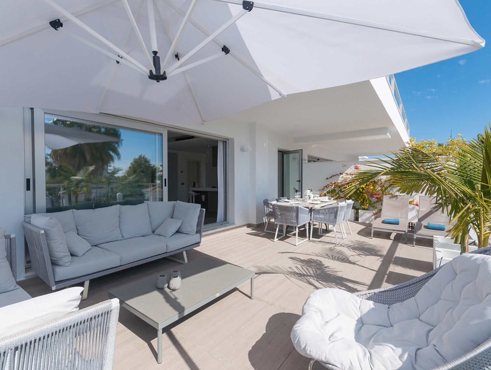 New stunning 3 bedroom designer apartment for rent