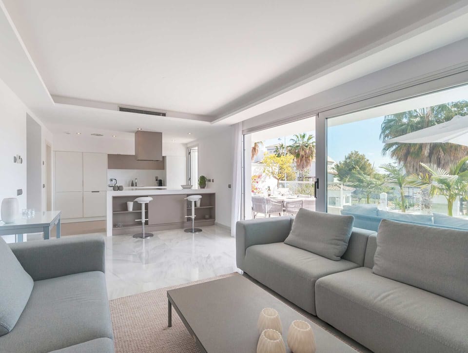 Expansive living area, vacation letting Spain