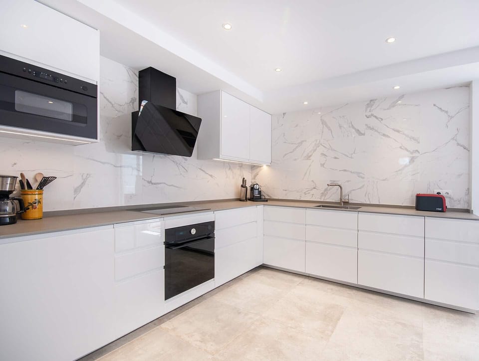 Newly refurbished kitchen - short-term rental in San Pedro