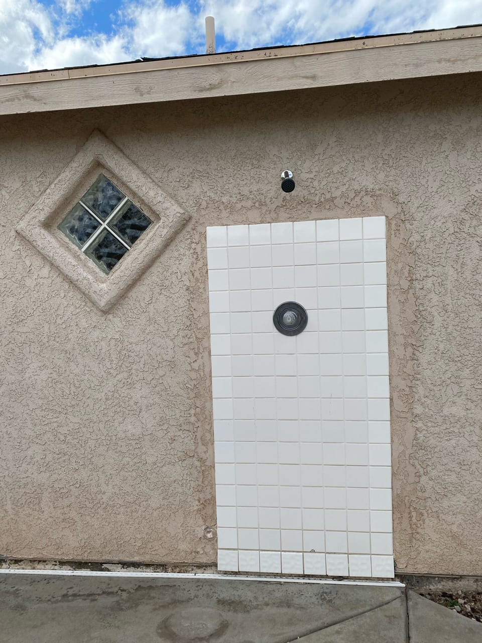 outdoor shower off pool