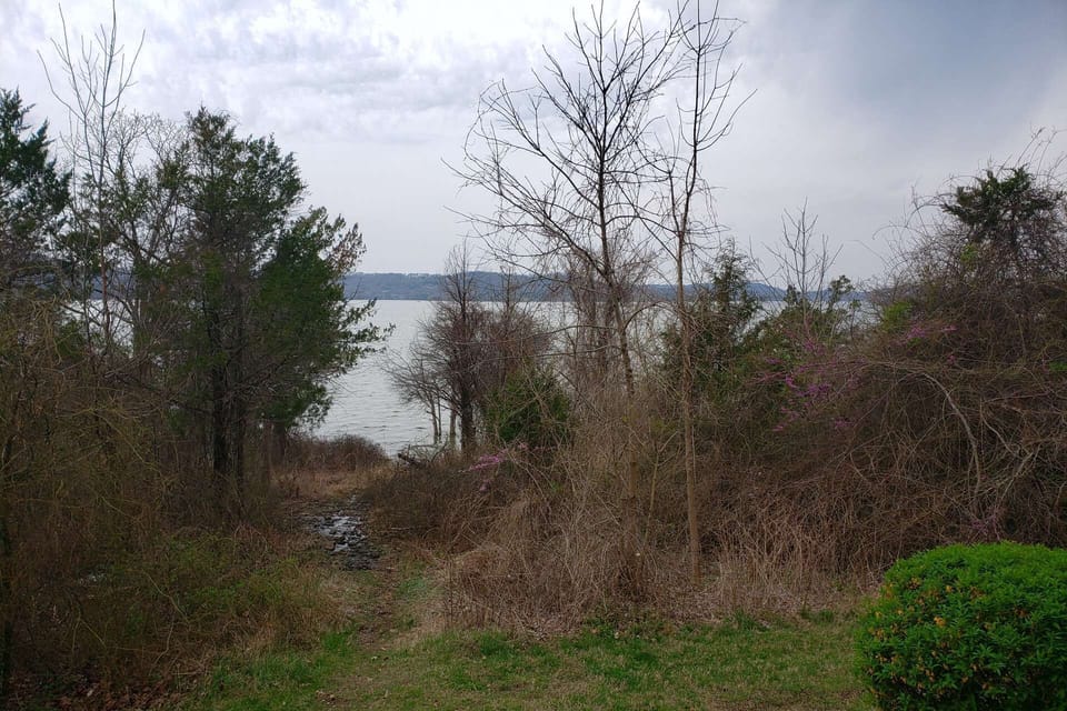 Beautifill Table Rock Lake is only steps away.