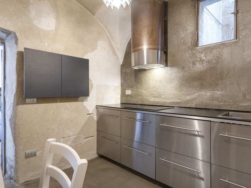 Countertop, Cabinetry, Property, Furniture, Building, Kitchen Appliance, Kitchen, Kitchen Stove, Cooktop, Wood