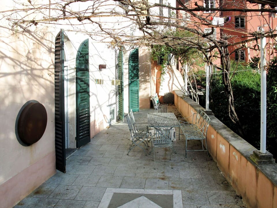 Property, Architecture, Building, Arch, Tree, Room, House, Courtyard, Real Estate, Walkway