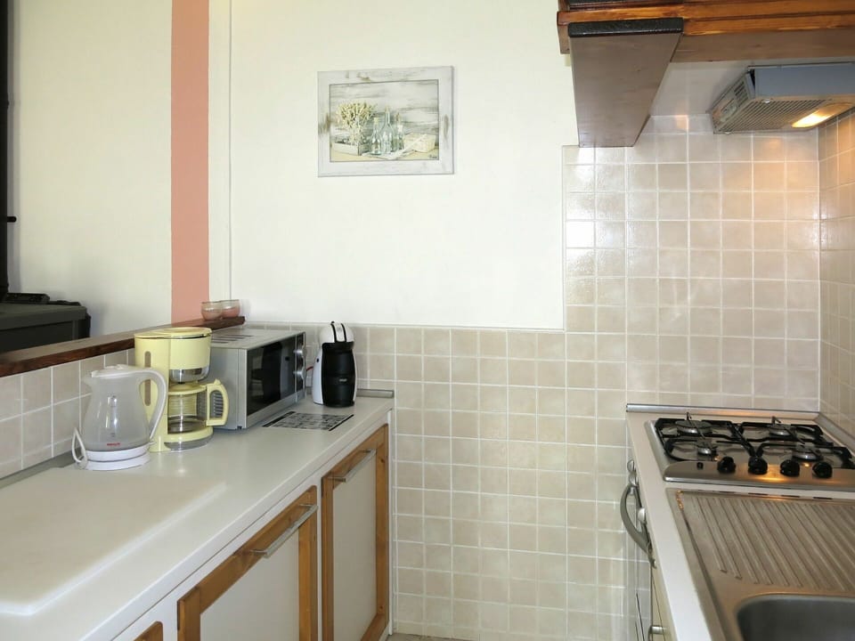Property, Room, Tile, Kitchen, Building, Floor, House, Furniture, Real Estate, Interior Design