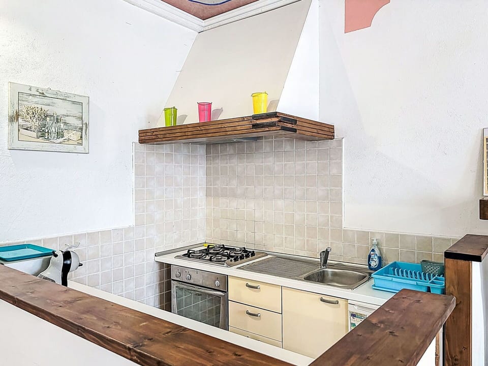 Interior Design, Flooring, Wall, Wood, Kitchen, Floor, Ceiling, Countertop, Room, Furniture