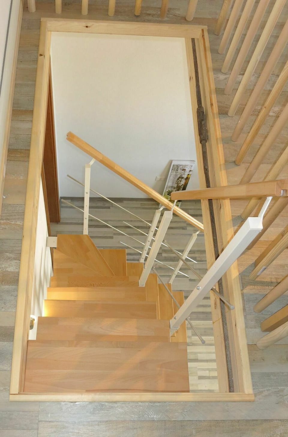 Wood, Building, Stairs, Floor, Wood Stain, Material Property, Composite Material, Hardwood