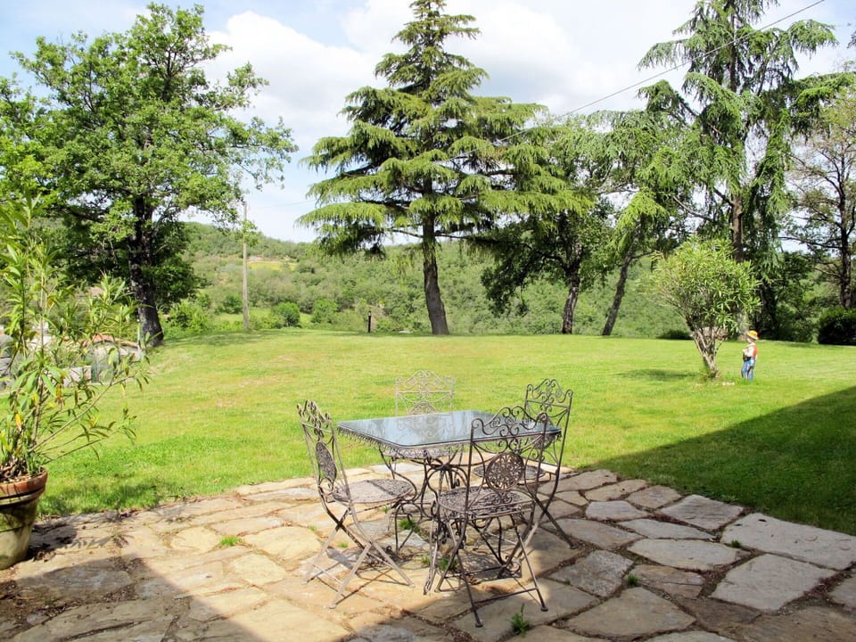 Property, Natural Landscape, Tree, Natural Environment, Real Estate, Grass, House, Land Lot, Lawn, Garden