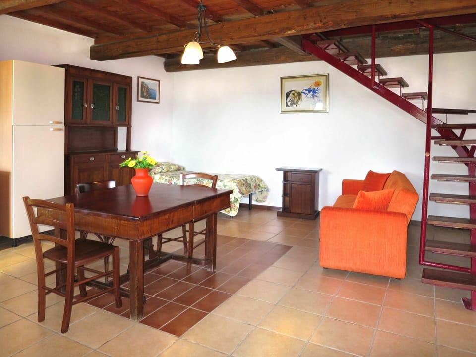 Room, Property, Building, Furniture, Interior Design, Floor, House, Ceiling, Real Estate, Table