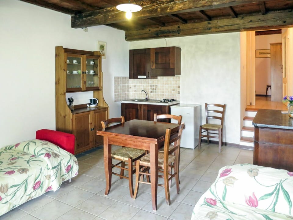Property, Room, Building, Furniture, House, Cottage, Interior Design, Real Estate, Floor, Ceiling